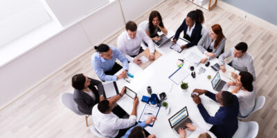 Klarheit schaffen bei Kündigung im Namen der Gesellschaft