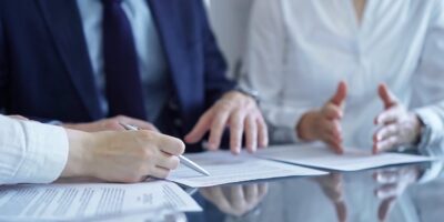 Gründung: Passende Rechtsform und Gesellschaftsvertrag